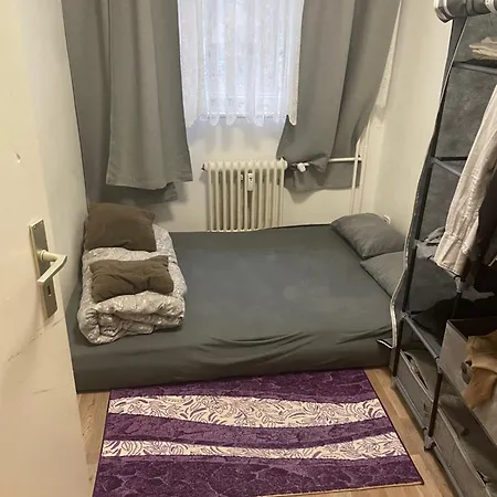 Dikmen Family In 베를린